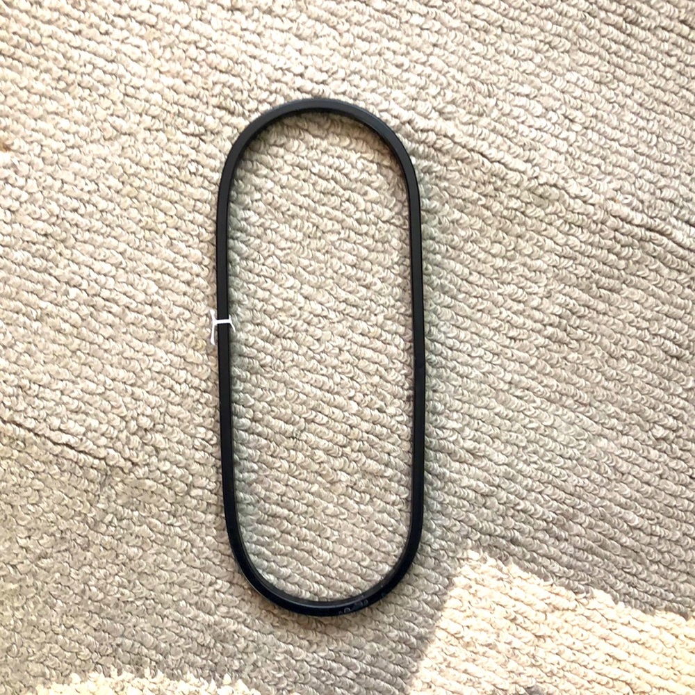 Black Metal Slim Modern Letter “O/0”